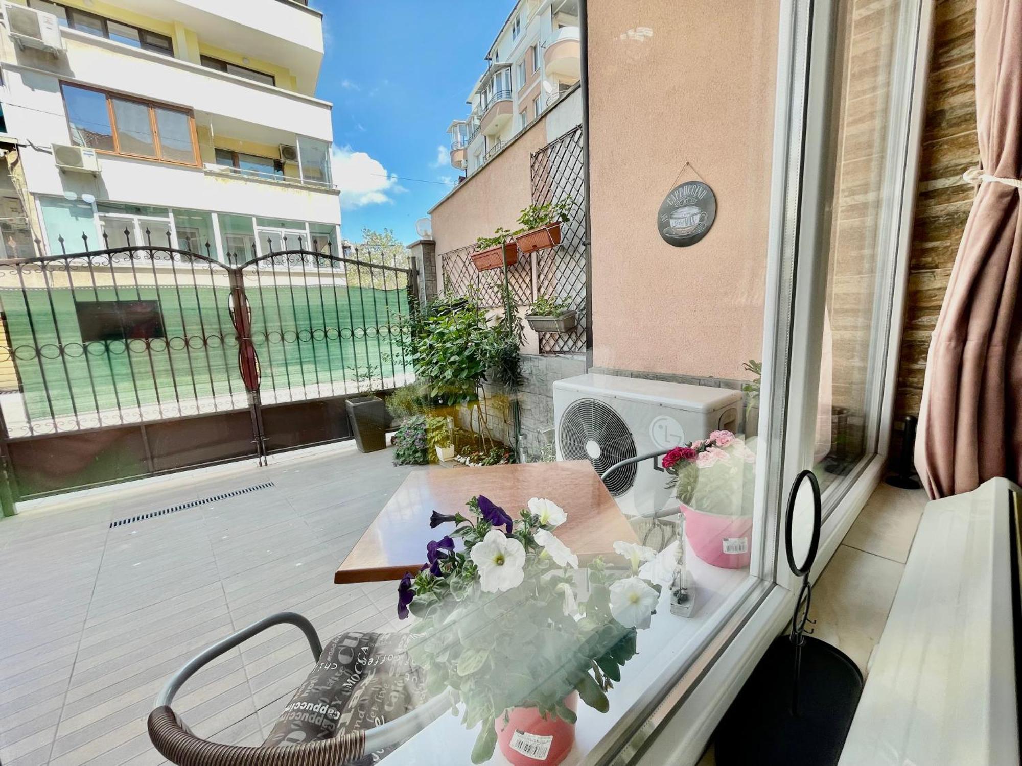 White Rose Guest Rooms Burgas Exterior foto