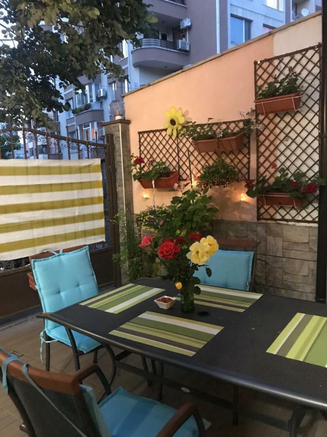 White Rose Guest Rooms Burgas Exterior foto